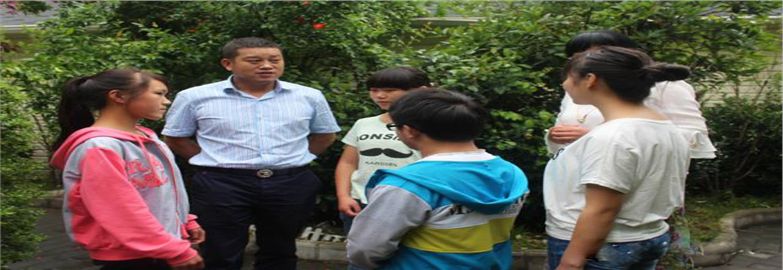 企业家资助山阳孝心女孩